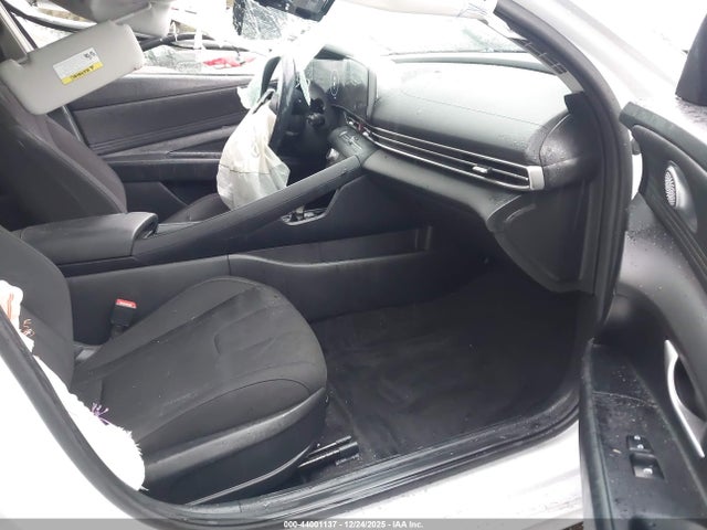 5NPLS4AG7PH097169 Hyundai ELANTRA SEL