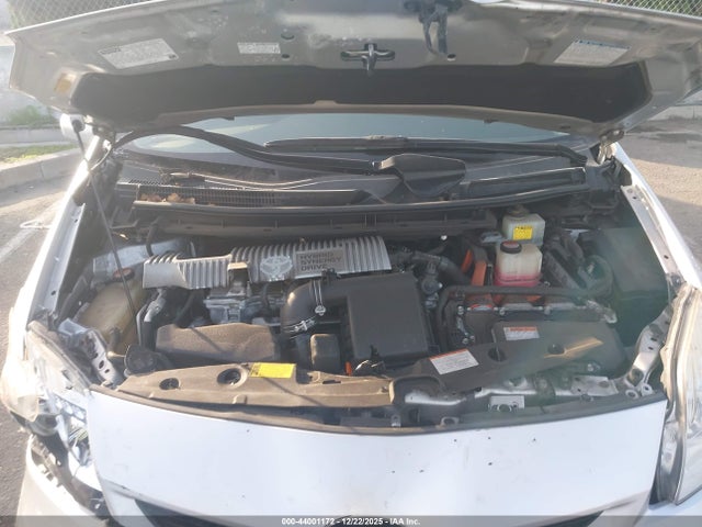JTDKN3DU6F1935728 Toyota Prius Two