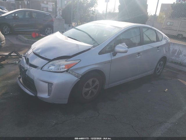 JTDKN3DU6F1935728 Toyota Prius Two