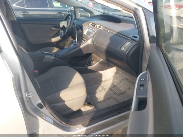 JTDKN3DU6F1935728 Toyota Prius Two