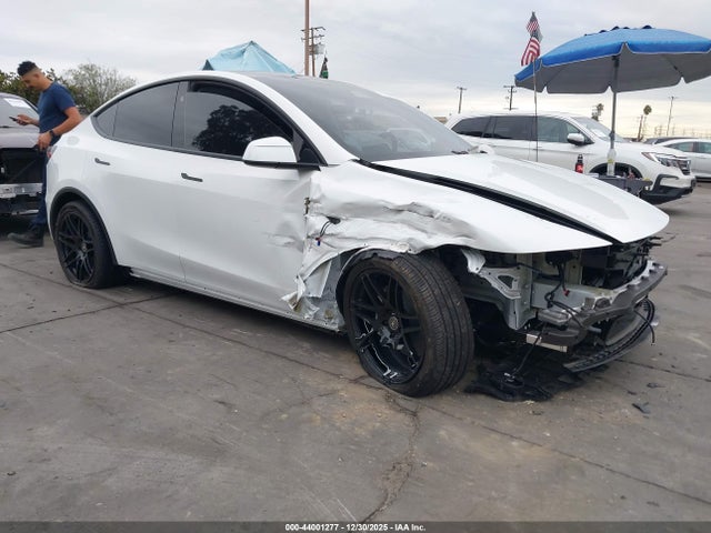 2026 TESLA MODEL Y 7SAYGDEE1TF356816 Photo 0