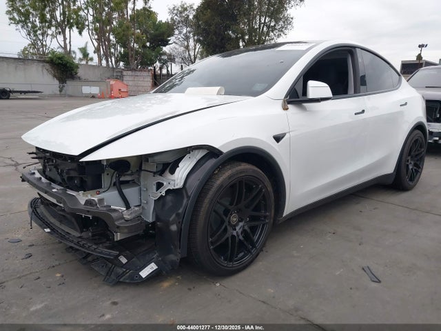 2026 TESLA MODEL Y 7SAYGDEE1TF356816 Photo 1