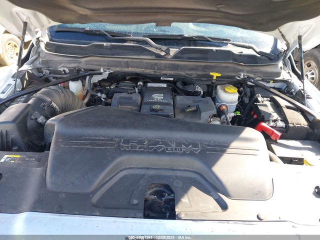 44001284 :رقم المزاد ، 3C7WRTCL9RG248735 vin ، 2024 Ram 3500 Chassis Tradesman/slt/laramie/limited مزاد بيع