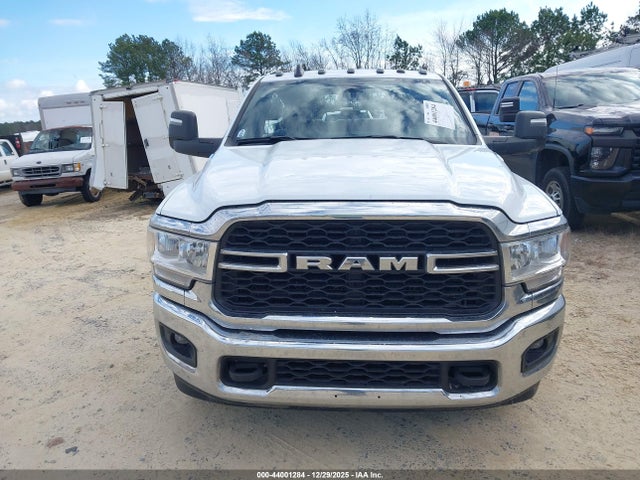 44001284 :رقم المزاد ، 3C7WRTCL9RG248735 vin ، 2024 Ram 3500 Chassis Tradesman/slt/laramie/limited مزاد بيع
