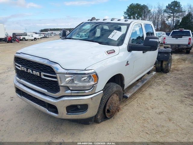 44001284 :رقم المزاد ، 3C7WRTCL9RG248735 vin ، 2024 Ram 3500 Chassis Tradesman/slt/laramie/limited مزاد بيع