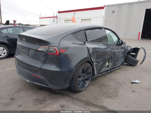 2025 TESLA MODEL Y 7SAYGDED6SF315426 Photo 3