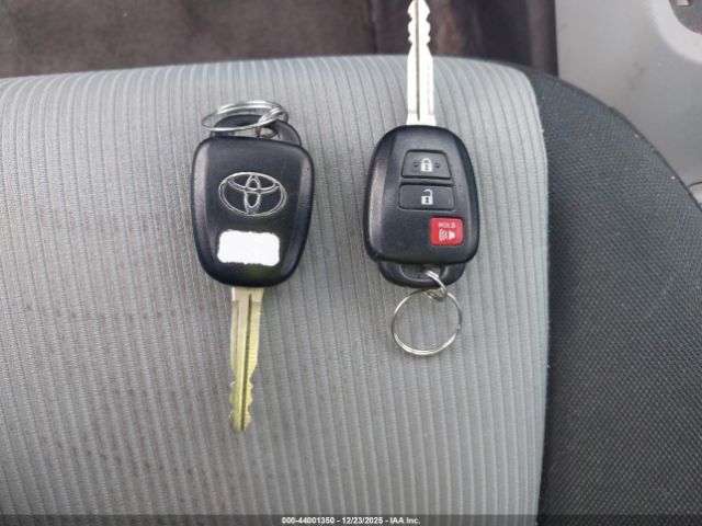 2012 TOYOTA PRIUS C JTDKDTB30C1505671 Photo 10