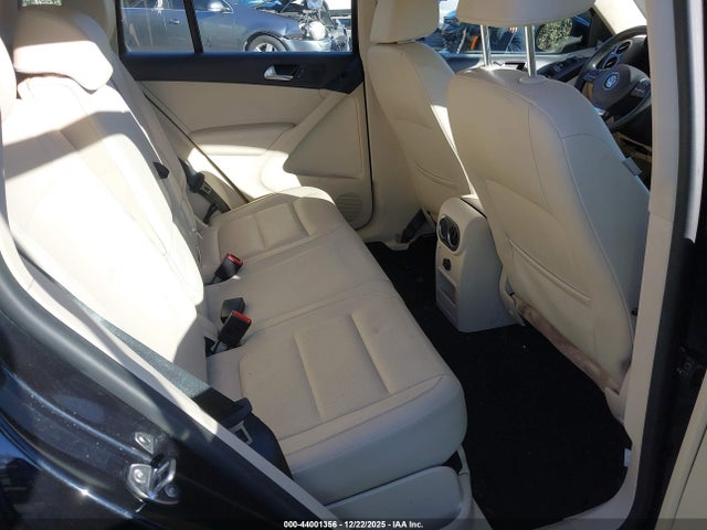 Продажа на аукционе авто 2016 Volkswagen Tiguan S, vin: WVGBV7AX5GW514220, номер лота: 44001356