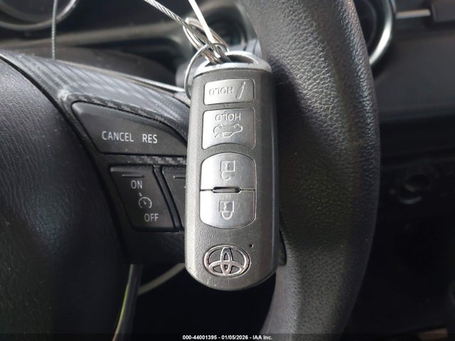 3MYDLBYVXHY189327 Toyota YARIS IA