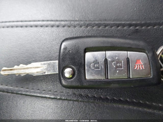 Nissan ROGUE S 2017 KNMAT2MT4HP570386 Image 11