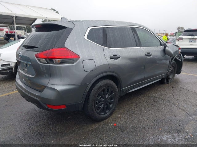 Nissan ROGUE S 2017 KNMAT2MT4HP570386 Image 4