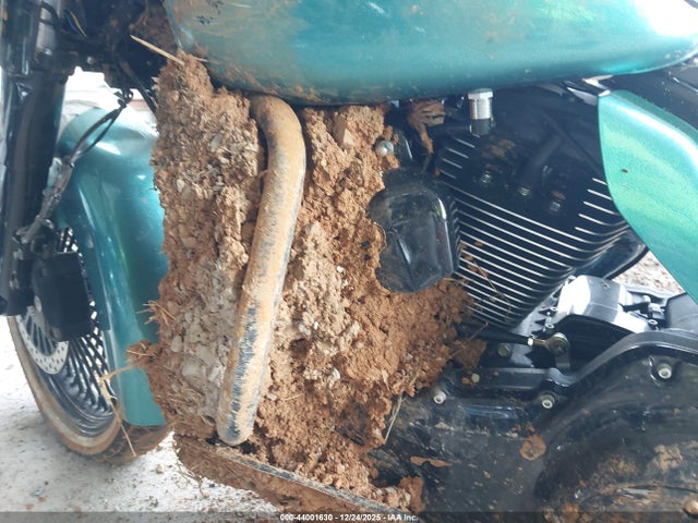 2015 HARLEY-DAVIDSON FLHR 1HD1FBM36FB617479 Photo 8