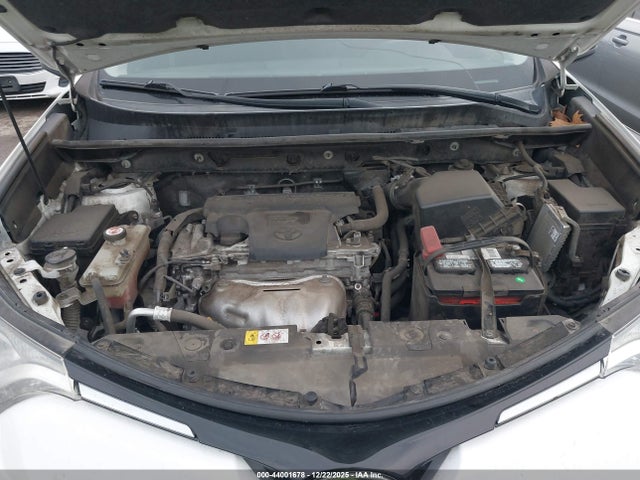 JTMBFREV9HJ137427 Toyota RAV4 LE