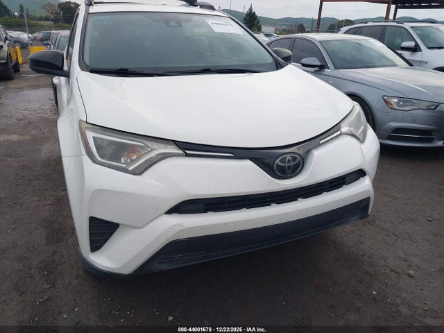 JTMBFREV9HJ137427 Toyota RAV4 LE