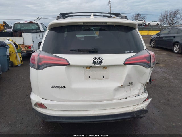 JTMBFREV9HJ137427 Toyota RAV4 LE