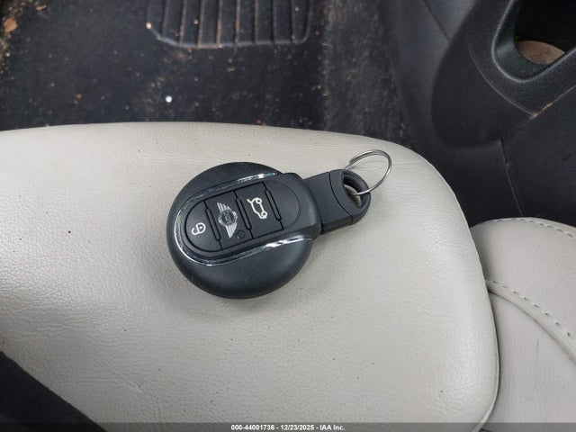 2017 MINI CONVERTIBLE WMWWG9C57H3C22675 Photo 10