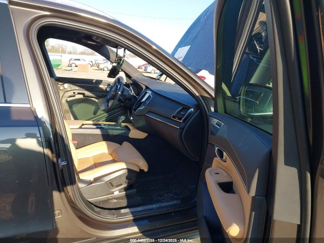 2022 VOLVO XC90 YV4A22PL5N1805629 Photo 4