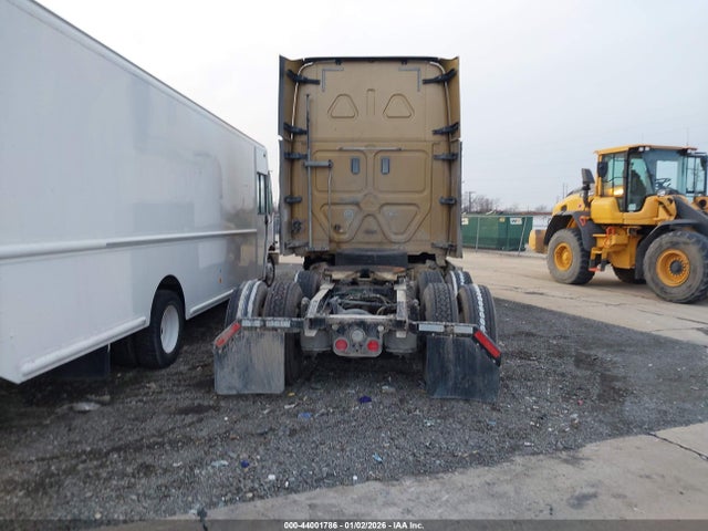 Продаж на аукціоні авто 2017 Freightliner Cascadia 125, vin: 3AKJGLDR2HSHV1055, номер лоту: 44001786
