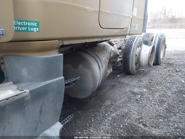 Продаж на аукціоні авто 2017 Freightliner Cascadia 125, vin: 3AKJGLDR2HSHV1055, номер лоту: 44001786