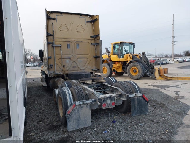 Продаж на аукціоні авто 2017 Freightliner Cascadia 125, vin: 3AKJGLDR2HSHV1055, номер лоту: 44001786