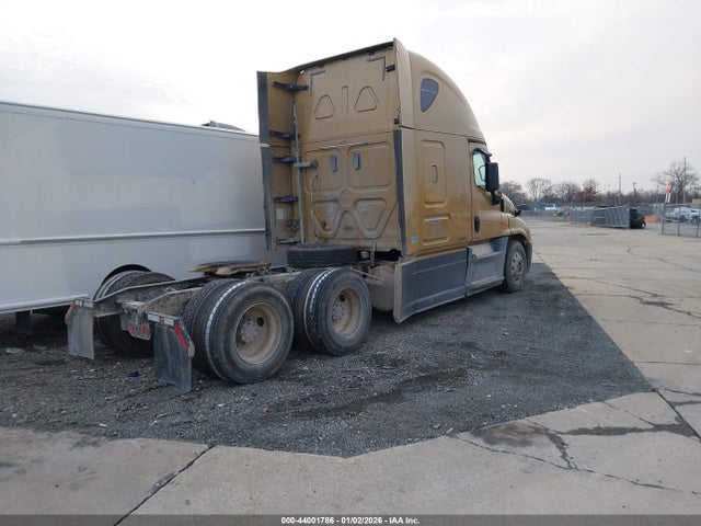 Продаж на аукціоні авто 2017 Freightliner Cascadia 125, vin: 3AKJGLDR2HSHV1055, номер лоту: 44001786