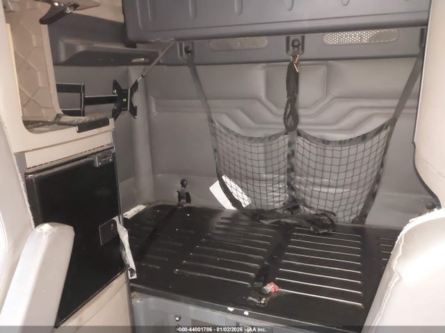 Продаж на аукціоні авто 2017 Freightliner Cascadia 125, vin: 3AKJGLDR2HSHV1055, номер лоту: 44001786