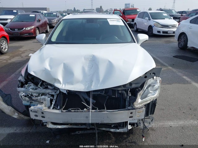 JTHKD5BH1E2192505 Lexus CT 200H