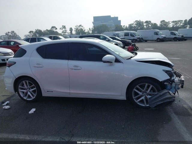 JTHKD5BH1E2192505 Lexus CT 200H