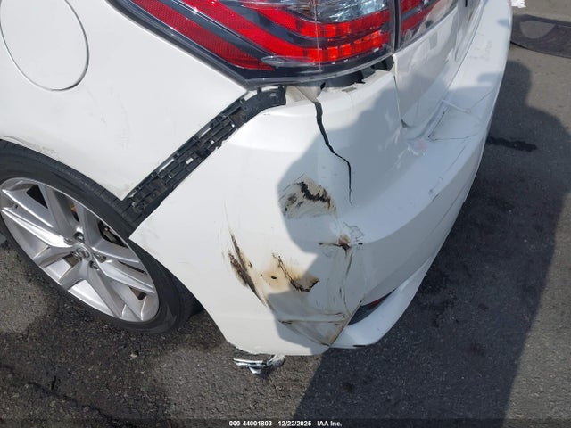 JTHKD5BH1E2192505 Lexus CT 200H