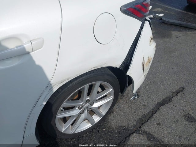 JTHKD5BH1E2192505 Lexus CT 200H