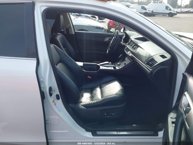JTHKD5BH1E2192505 Lexus CT 200H