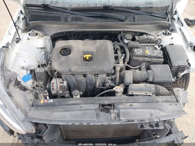 3KPF24AD4ME396959 KIA Forte Lxs