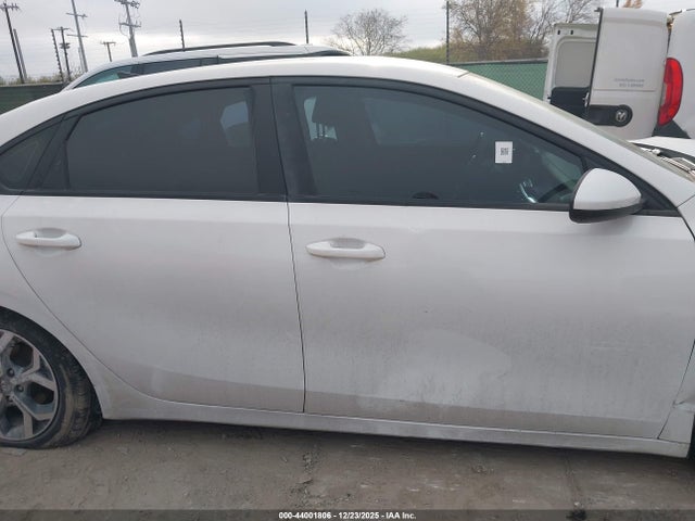 3KPF24AD4ME396959 KIA Forte Lxs