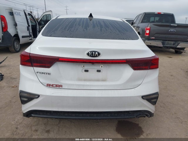 3KPF24AD4ME396959 KIA Forte Lxs