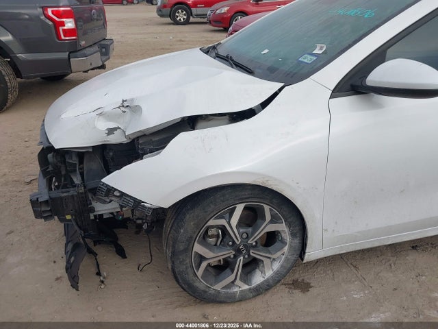 3KPF24AD4ME396959 KIA Forte Lxs