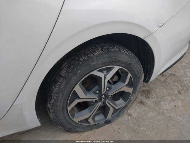 3KPF24AD4ME396959 KIA Forte Lxs