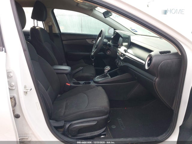 3KPF24AD4ME396959 KIA Forte Lxs