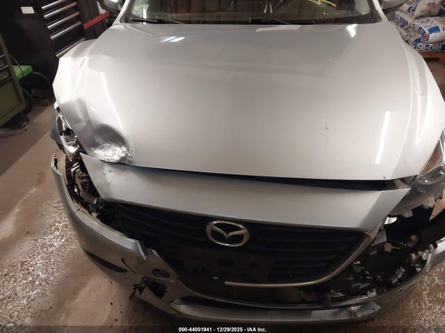 44001941 :رقم المزاد ، 3MZBN1U73JM217741 vin ، 2018 Mazda Mazda3 Sport مزاد بيع