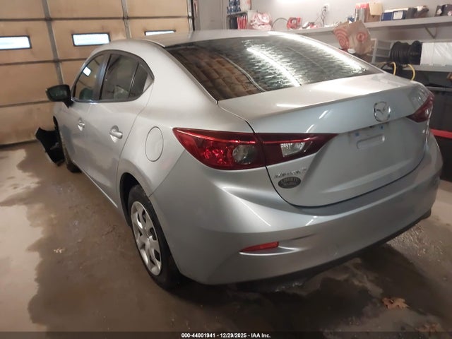 44001941 :رقم المزاد ، 3MZBN1U73JM217741 vin ، 2018 Mazda Mazda3 Sport مزاد بيع