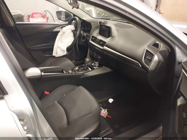 44001941 :رقم المزاد ، 3MZBN1U73JM217741 vin ، 2018 Mazda Mazda3 Sport مزاد بيع