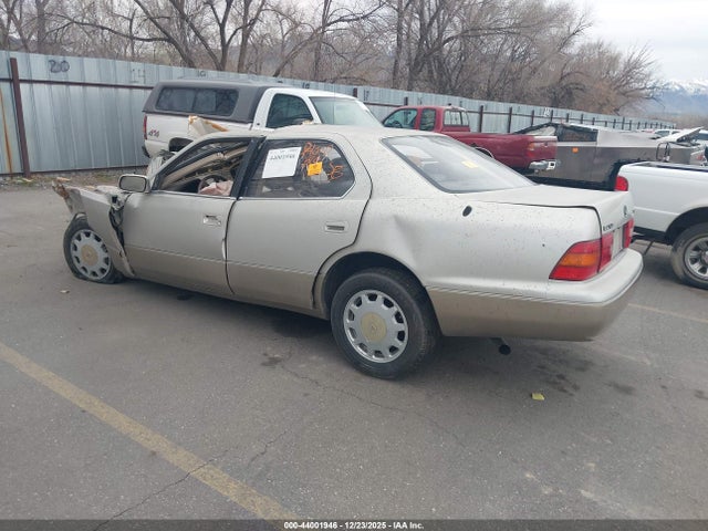 1996 LEXUS LS JT8BH22F3T0056709 Photo 2