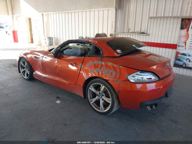 2014 BMW Z4 WBALL5C58EJ105621 Photo 2