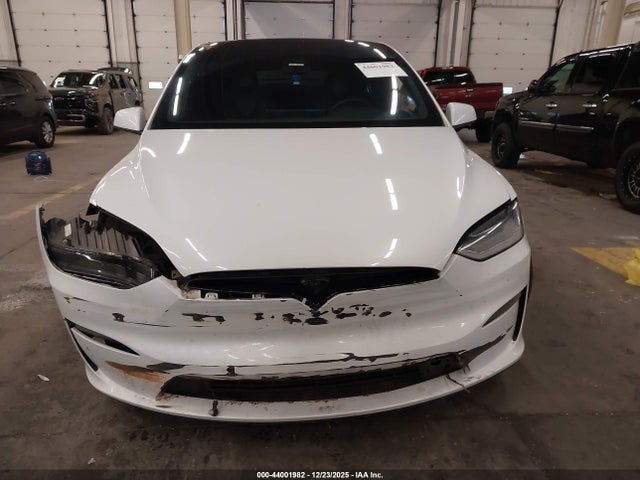 Продаж на аукціоні авто 2022 Tesla Model X Dual Motor All-wheel Drive, vin: 7SAXCBE56NF328525, номер лоту: 44001982