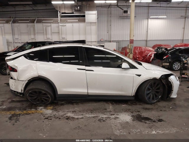 Продаж на аукціоні авто 2022 Tesla Model X Dual Motor All-wheel Drive, vin: 7SAXCBE56NF328525, номер лоту: 44001982