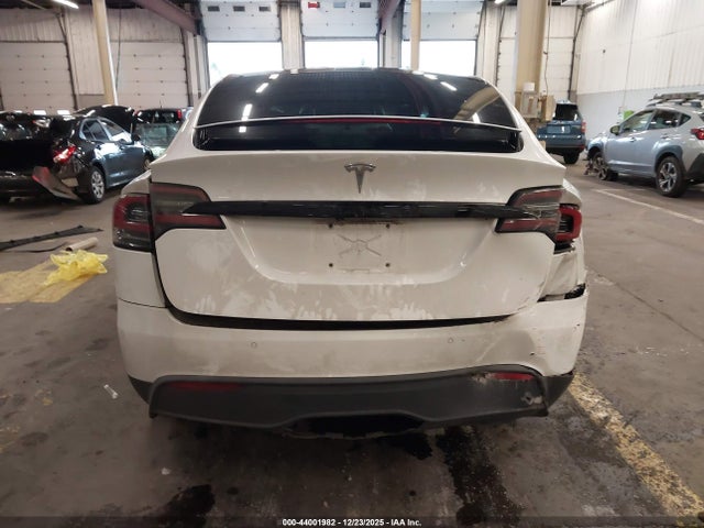 Продаж на аукціоні авто 2022 Tesla Model X Dual Motor All-wheel Drive, vin: 7SAXCBE56NF328525, номер лоту: 44001982