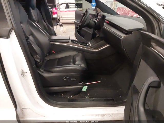 Продаж на аукціоні авто 2022 Tesla Model X Dual Motor All-wheel Drive, vin: 7SAXCBE56NF328525, номер лоту: 44001982