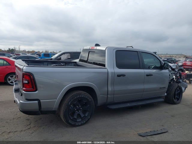 1C6SRFFT8TN215546 RAM 1500 Big Horn 4x4 5&#039;7 Box