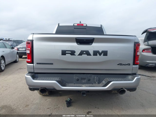 1C6SRFFT8TN215546 RAM 1500 Big Horn 4x4 5&#039;7 Box
