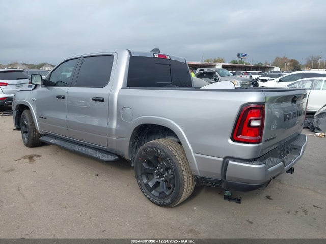 1C6SRFFT8TN215546 RAM 1500 Big Horn 4x4 5&#039;7 Box