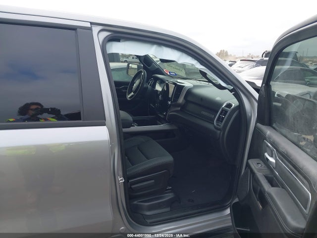 1C6SRFFT8TN215546 RAM 1500 Big Horn 4x4 5&#039;7 Box